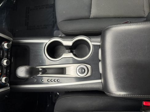 Used 2019 Nissan Pathfinder SV image 20