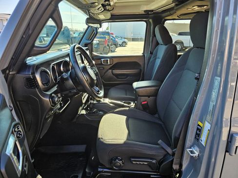 Used 2023 Jeep Wrangler Unlimited w/ Cold Weather Group image 19