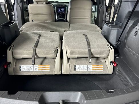 Used 2013 Ford Explorer XLT image 22