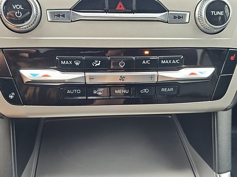 Used 2022 Ford Explorer XLT w/ Equipment Group 202A image 23