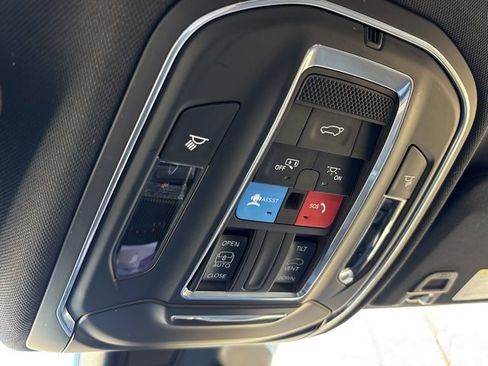 Used 2023 Jeep Grand Cherokee Altitude image 39