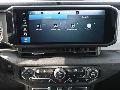 Used 2024 Jeep Wrangler Sport S image 17