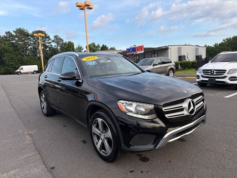 Used 2019 Mercedes-Benz GLC 300 image 3