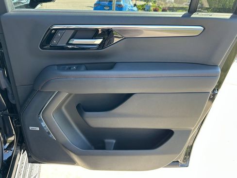 Used 2025 Chevrolet Suburban RST w/ Comfort Package AWD/4WD image 29