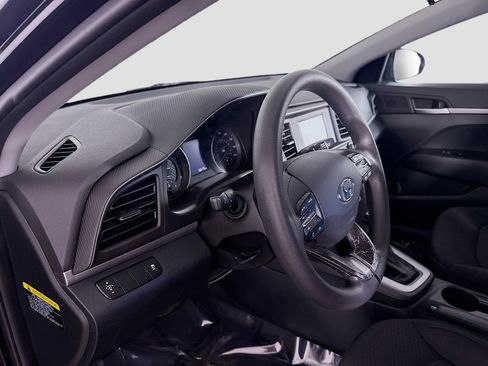Used 2019 Hyundai Elantra SE w/ Cargo Package image 22