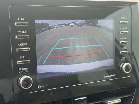 Used 2021 Toyota Camry LE FWD image 19