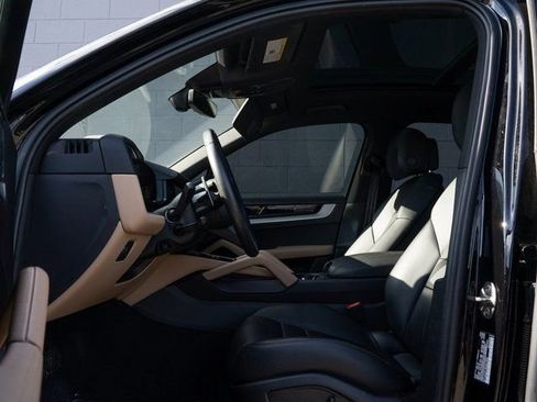 Certified 2024 Porsche Cayenne image 17