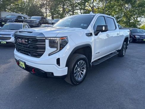 Used 2022 GMC Sierra 1500 AT4 w/ Technology Package AWD/4WD image 1