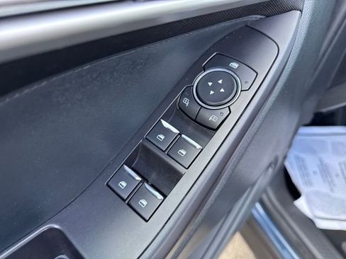 Used 2020 Ford Explorer XLT w/ Comfort Package image 11