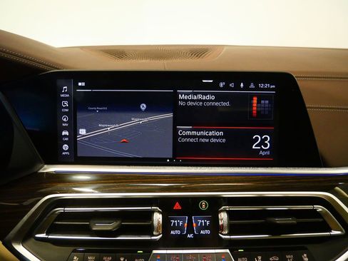 Used 2019 BMW X5 xDrive50i w/ M Sport Package AWD/4WD image 21