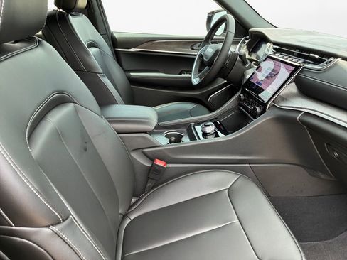 New 2025 Jeep Grand Cherokee Limited w/ Black Appearance Package RWD image 25