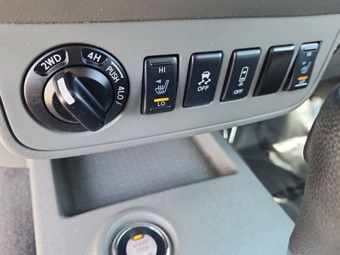 Used 2021 Nissan Frontier SV image 21