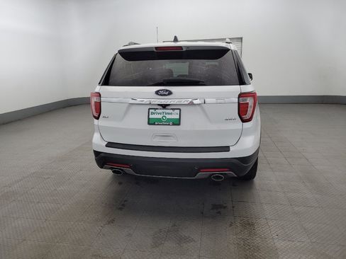 Used 2018 Ford Explorer XLT AWD/4WD image 7