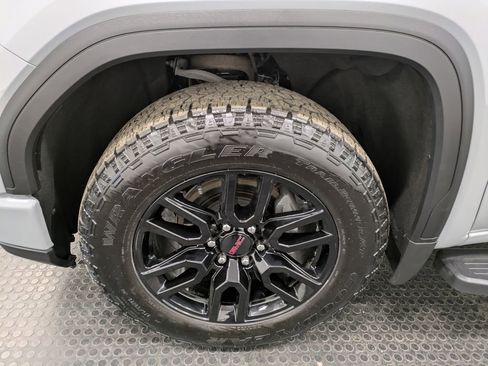 Used 2024 GMC Sierra 1500 Elevation w/ Preferred Package image 7