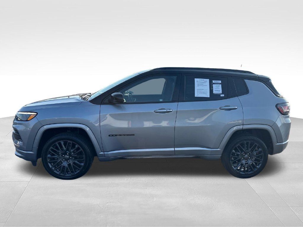 Used 2022 Jeep Compass High Altitude AWD/4WD image 3