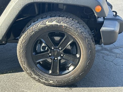 Used 2016 Jeep Wrangler Sport w/ Connectivity Group image 11