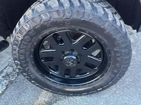 Used 2009 HUMMER H3 Luxury image 19