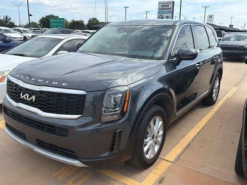 Used 2022 Kia Telluride LX AWD/4WD image 2