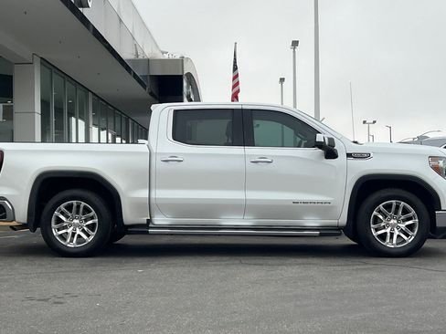 Used 2020 GMC Sierra 1500 SLT w/ SLT Premium Package image 3