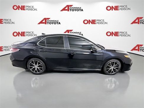 Certified 2021 Toyota Camry SE image 8
