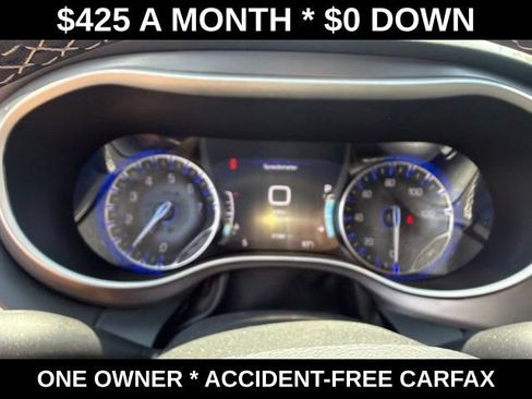 Used 2025 Chrysler Pacifica Select FWD image 18