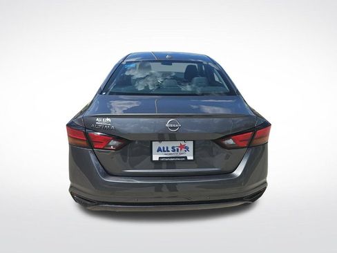Used 2025 Nissan Altima 2.5 SV FWD image 7