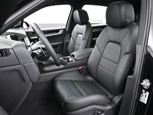 New 2026 Porsche Cayenne image 5