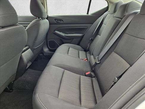 Used 2025 Nissan Altima 2.5 SV FWD image 17