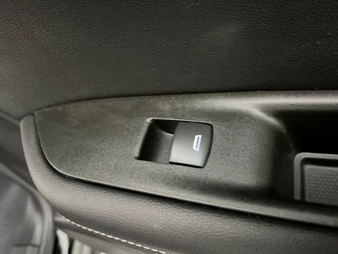 Used 2025 Chevrolet Blazer LT FWD image 20