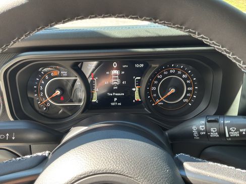 Used 2026 Jeep Wrangler Unlimited Rubicon w/ Safety Group image 21