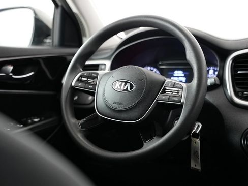 Used 2019 Kia Sorento FWD V6 image 11