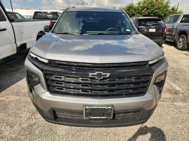 Used 2026 Chevrolet Traverse LT w/ Midnight/Sport Edition FWD image 2
