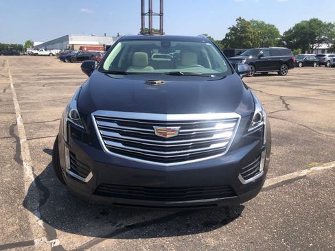 Used 2017 Cadillac XT5 Luxury w/ Driver Awareness Package AWD/4WD image 2