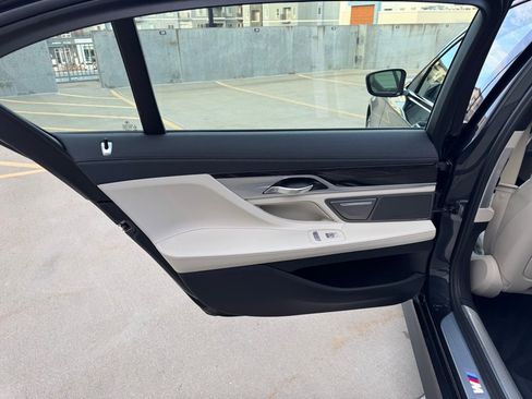 Used 2017 BMW 750i xDrive image 24