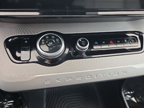 Certified 2025 Ford Expedition Active image 26