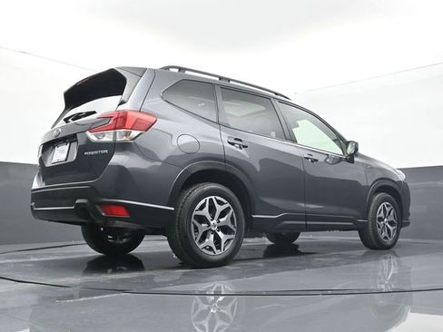 Used 2024 Subaru Forester Premium image 11