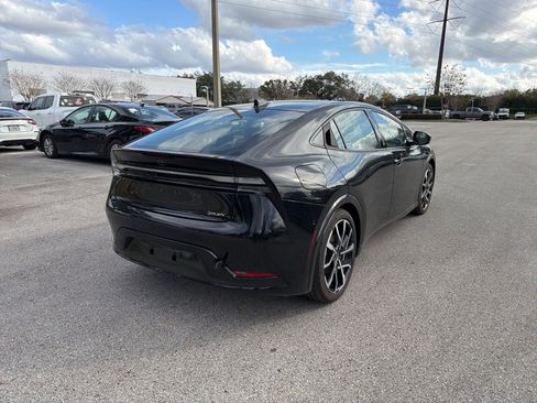 Used 2025 Toyota Prius Plug-In Hybrid image 5