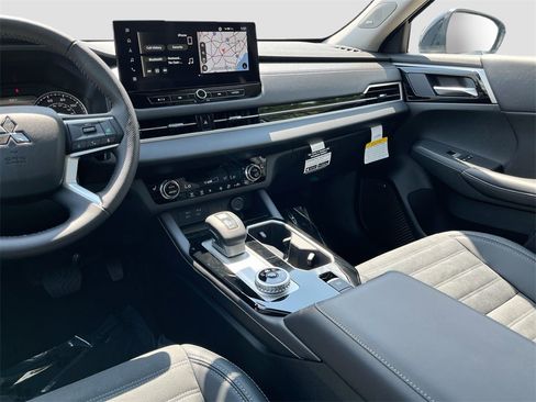 New 2025 Mitsubishi Outlander Trail Edition image 25