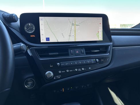 Used 2023 Lexus ES 300h Ultra Luxury image 31