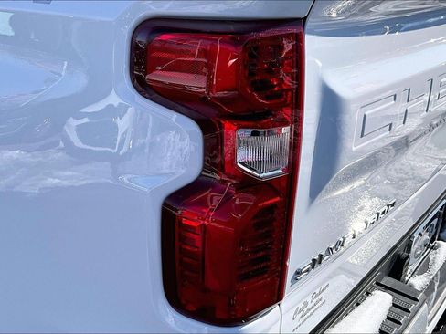 Used 2025 Chevrolet Silverado 1500 Custom image 24