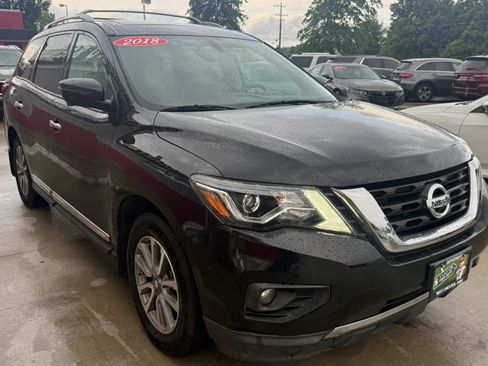 Used 2018 Nissan Pathfinder Platinum w/ Cargo Package FWD image 2