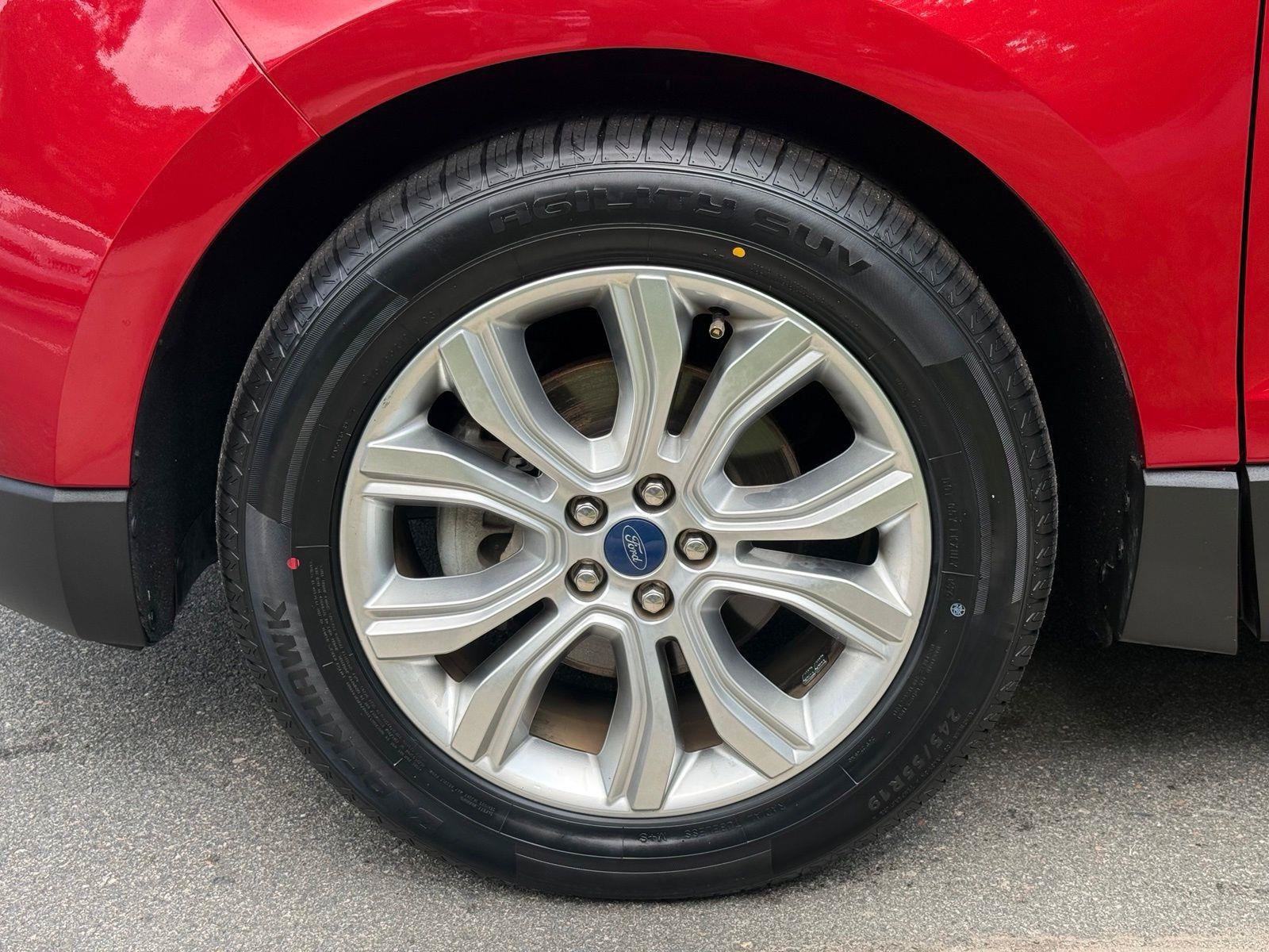 Used 2020 Ford Edge Titanium FWD image 18
