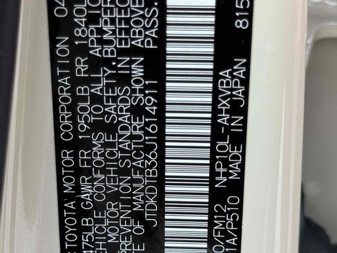 Used 2018 Toyota Prius C Two image 14