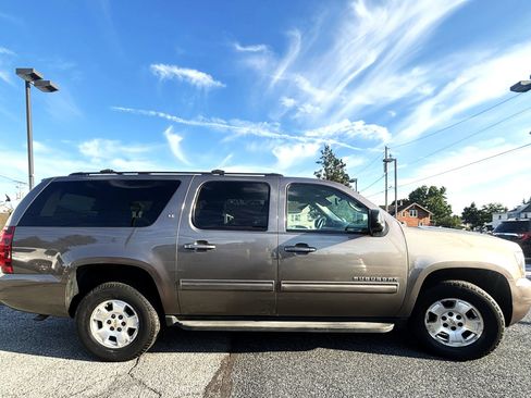 Used 2014 Chevrolet Suburban LT AWD/4WD image 6