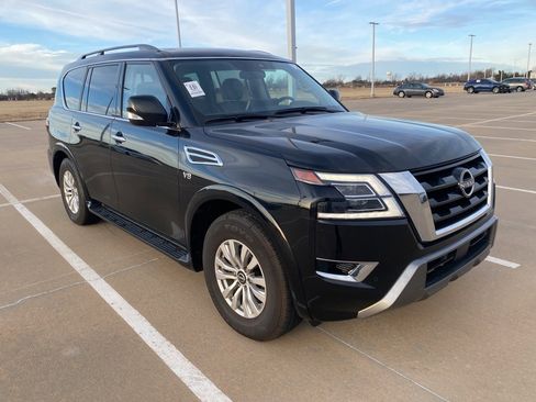 Used 2022 Nissan Armada SV image 3