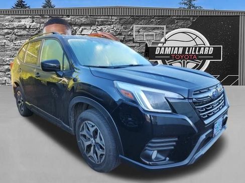 Used 2023 Subaru Forester Premium image 1