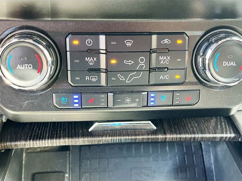 Used 2021 Ford F250 Lariat w/ Lariat Ultimate Package image 20