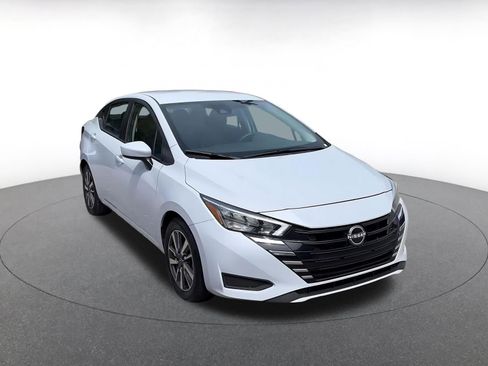 Used 2025 Nissan Versa SV FWD image 2