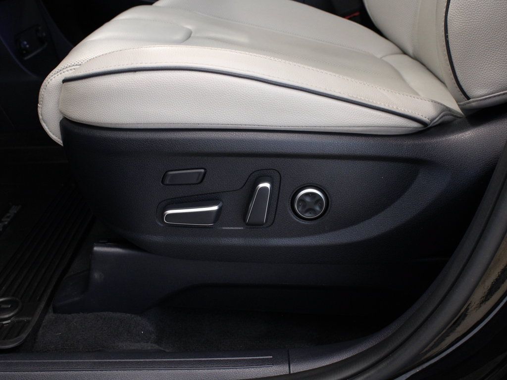 Used 2023 Hyundai Palisade Calligraphy w/ Winter Package FWD image 16