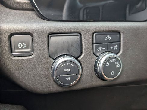 Used 2024 GMC Sierra 1500 SLE RWD image 21
